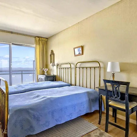 Pereire - T2 Front De Avec Balcon Et Parking - Fr-1-433-26 *