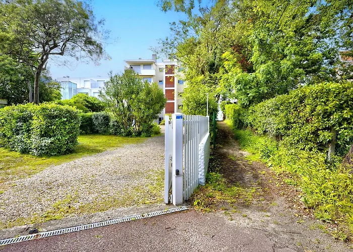 Lejlighed Pereire - T2 Front De Avec Balcon Et Parking - Fr-1-433-26